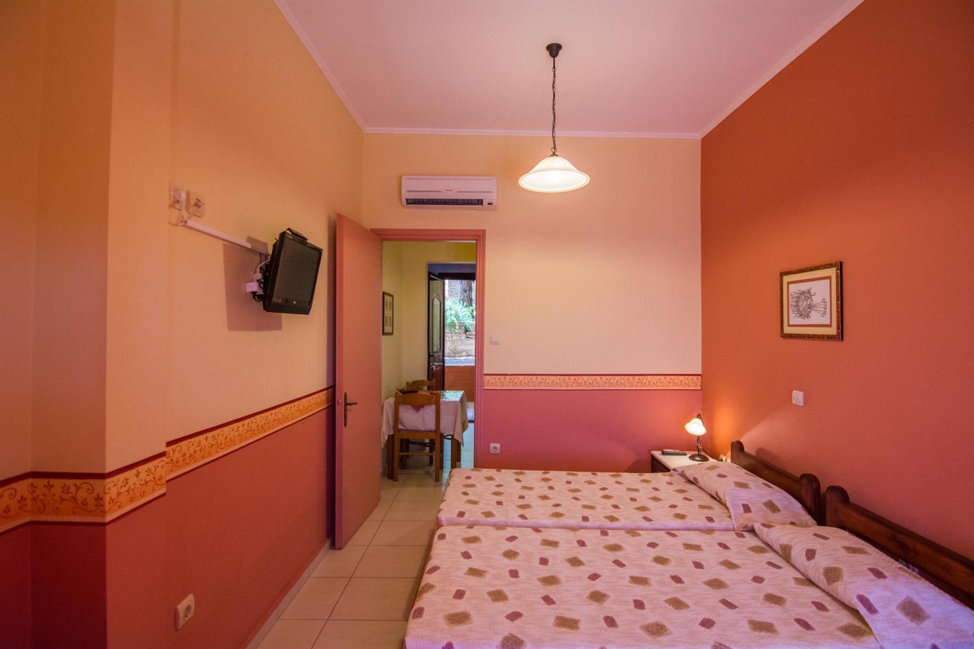 Aeriko Benovias Rooms & Apartments Karfas Luaran gambar
